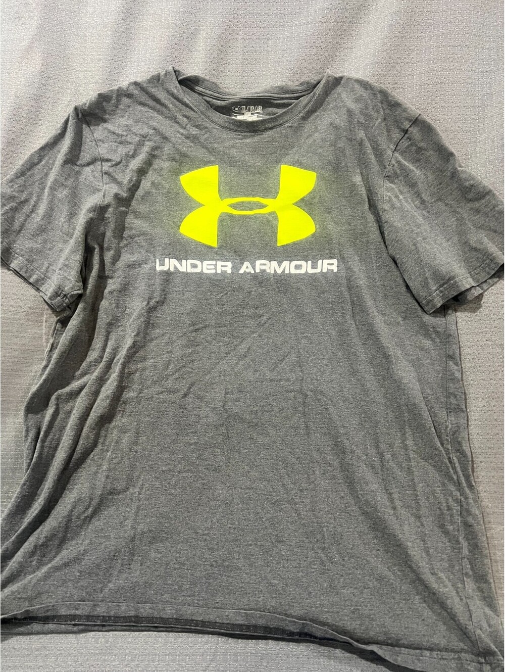 Under Armour HeatGear Adult XL Gray Neon Logo Loose Athletic T-Shirt